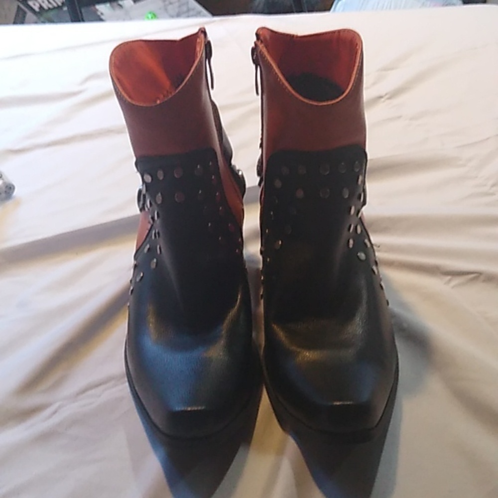 Women’s Two-Tone Black and Brown Ankle Booties